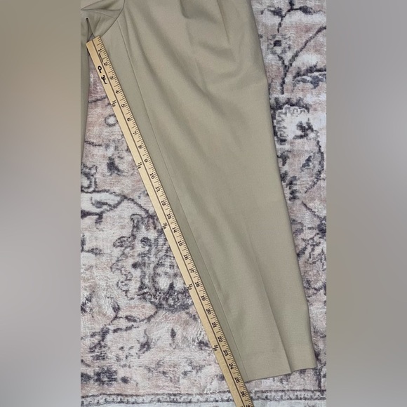 Aritzia Babaton Vogue Pant Cream
Size 00 - Picture 9 of 12